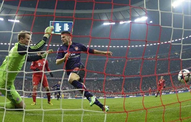 Оливие Жиру вкарва в 3-ата минута на реванша Байерн - Арсенал (0:2) отпреди година пак на този етап в Шампионската лига. Баварците мислеха, че са си свършили работата в Лондон с 3:1 и за малко не отлетяха извън турнира.
