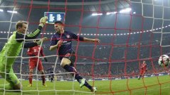 Оливие Жиру вкарва в 3-ата минута на реванша Байерн - Арсенал (0:2) отпреди година пак на този етап в Шампионската лига. Баварците мислеха, че са си свършили работата в Лондон с 3:1 и за малко не отлетяха извън турнира.