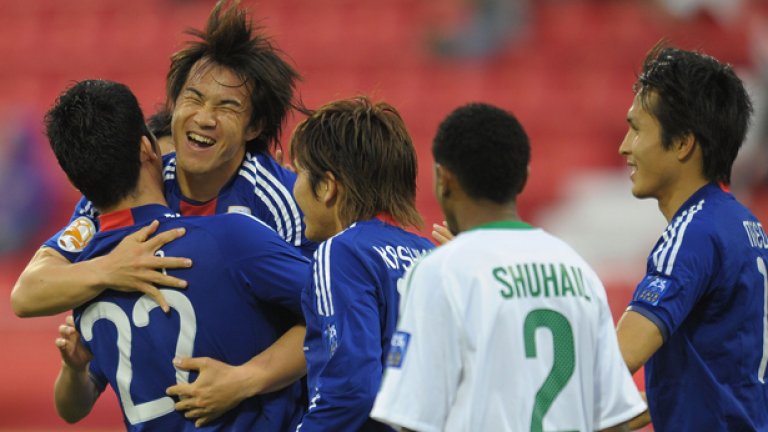 Шинджи Оказаки е свежият полъх в неособено убедителния отбор на Япония. Той направи хеттрик при разгрома с 5:0 над абсолютното разочарование Саудитска Арабия