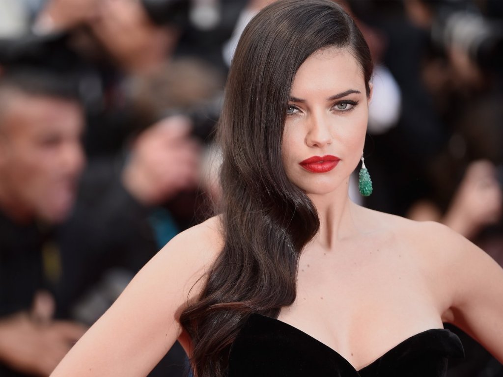 3. Адриана Лима - 9 млн долара; един от емблематичните ангели на Victoria‘s Secret, със сделки с Marc Jacobs, Maybelline и Vogue Eyewear