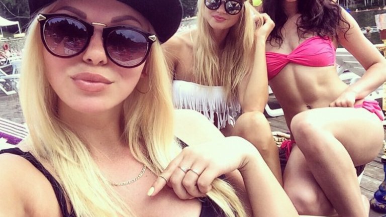 Сафонова е родена в Нови Уренгой, но от 10 години е част от тима на Урал и вече се е влюбила в Екатеринбург.