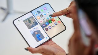 iPhone Duo най-накрая е тук