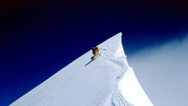 Високият 8091 метра връх Анапурна в Непал е смятан за един от най-смъртоносните в света