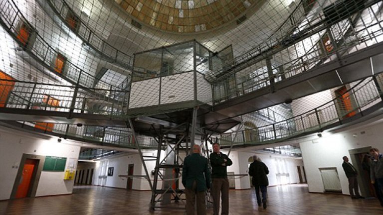 Това е затворът "Ландзберг" отвътре. Ули Хьонес ще бъде вкаран зад решетките веднага след Великден