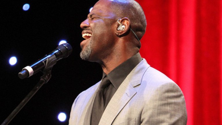 Соул изпълнителят Браян Макнайт също, подобно на Snoop Dogg, е номиниран цели 16 пъти, но няма нито едно спечелено грамофонче