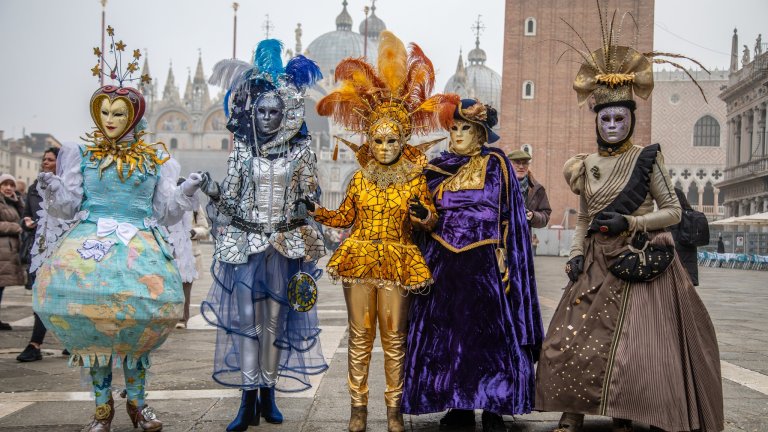 Пищна, ексцентрична и вечна: Венеция в дните на Карнавала