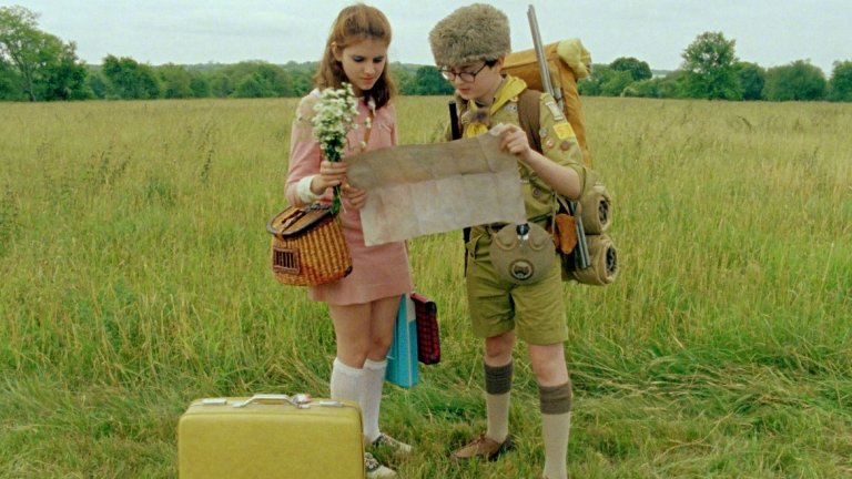 "В царството на пълнолунието" / Moonrise Kingdom (2012) 
Когато детството и любовта се сблъскат с гения на Уес Андерсън - това е прелестният носталгичен филм на "В царството на пълнолунието". Тилда Суинтън и Едуард Нортън са част от великолепния му кастинг.