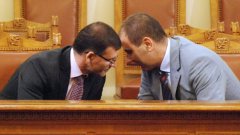 Според вицепремиера и министър на финансите Симеон Дянков МВР трябва да върне дарените пари... 