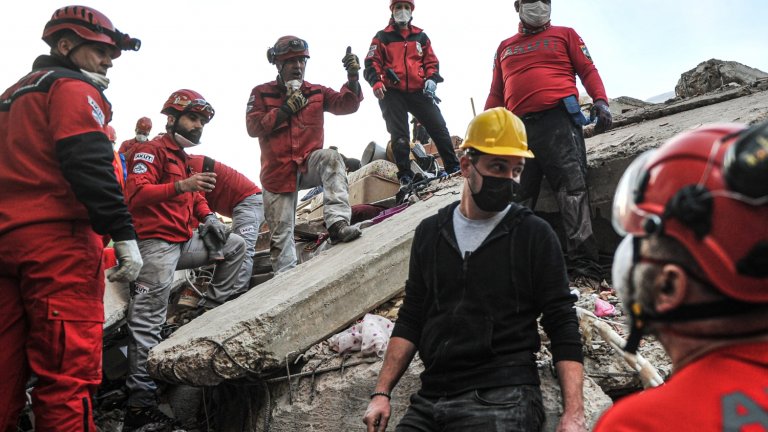 Най-малко 24 души са загинали в турската провинция Измир след силния трус в Егейско море на 30 октомври.