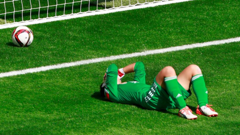 Аюми Каихори не може да повярва, че допусна гол от центъра