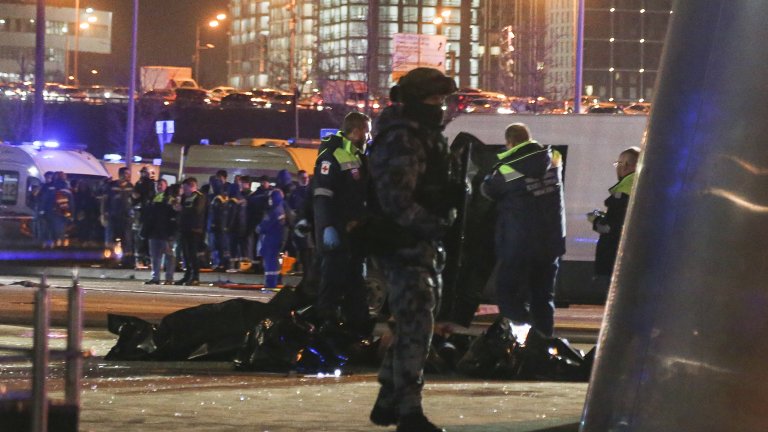 Атентат в Москва: Въоръжени мъже откриха огън на концерт, има десетки загинали