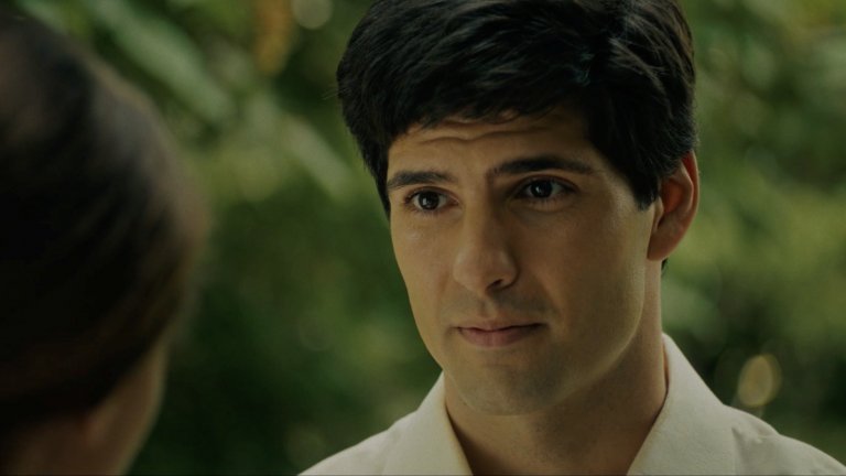 “Гунди: Легенда за любовта”
Българското футболно чудо тази година се разигра на големите екрани. Филмът “Гунди: Легенда за любовта” обра високите оценки на публиката и финишира на първо място в родния боксофис за 2024 г. Историята ни отвежда към най-наситените откъм събития години в живота на Георги Аспарухов - Гунди - от кариерата му в “Левски” до любовта му с неговата съпруга Лита.