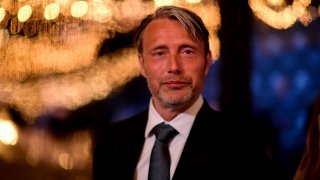Warner Bros. потвърдиха, че датчанинът взима ролята