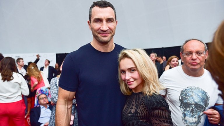 Хейдън Пенетиър и Владимир Кличко
С 64 победи от 69 мача, боксьорът беше неудържим на ринга и ще остане един от най-великите в тежка категория. Половинката му Хейдън Пенетиър е в актьорската професия през целия си живот и записа множество участия в киното и телевизията. В момента е звездата на ТВ поредицата "Нашвил", преди това я помним от сериала "Герои", както и от "Писък 4" и "Обичам те, Бет Купър". Нейната кариера все още се развива, докато Кличко се отказа от бокса през миналата година.