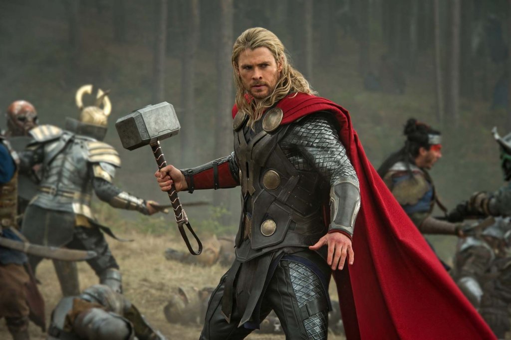 Крис Хемсуърт още през 2014 г. е мислел, че с неговата роля в MCU е свършено
Актьорът зад ролята на Тор си спомня как по време на срещите с пресата за "Отмъстителите: Ерата на Ултрон" (2014 г.) всички са говорили за предстоящия Captain America: Civil War. Когато пита Marvel какво планират, те му обясняват, че там ще са много от останалите герои... но не и Тор.
Казали на Хемсуърт, че неговият персонаж ще си има "своето собствено нещо", но той си помислил, че се е стигнало до края на участието му във франчайза и го отписват. 
Оказва се, че греши - Тор се завръща с "Тор: Рагнарок" (2017 г.), а в момента героят на Хемусърт е и единственият от триото Тор-Капитан Америка-Железният човек, чиято история продължава на екран и който скоро ще се сдобие с нов самостоятелен филм.