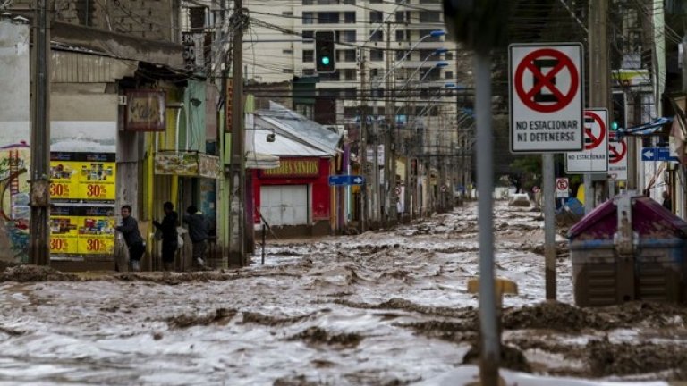 Около 200 българи работят в чилийската северна провинция, където започнаха екстремни наводнения във вторник 