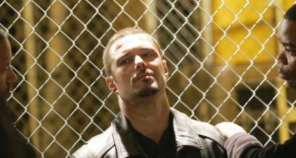 Тони Алмейда в “24” 

Джак Бауър е свикнал да се справя с терористи, но в седмия сезон на „24“ истинската опасност дойде от „оня свят“. Тони Алмейда, който всички смятахме за мъртъв още в пети сезон, не само се завърна, но и се оказа на страната на лошите. 

Огорчен от системата, която му отне всичко най-ценно, Тони се превърна в най-голямата заплаха за Джак. Тук не ставаше дума просто за политически сблъсък, а за болезнено лично предателство, доказващо, че в света на контратероризма старите съюзници са най-опасните противници.