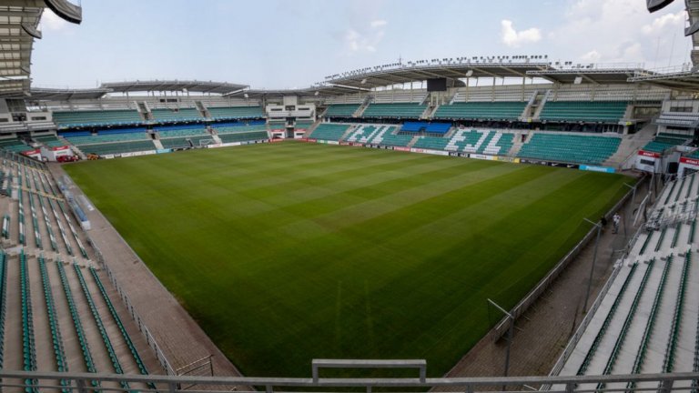 През 2001-ва Айвар построи 10-хилядния стадион "А. Ле Кок Арена", който се превърна в новия дом на Флора и националния отбор на Естония.