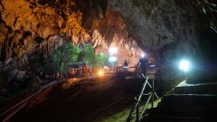 Водолаз загина при спасителната операция в пещера в Тайланд