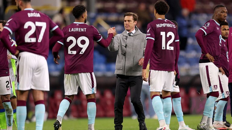 Бърнли остана без мениджър в последните четири мача от кампанията