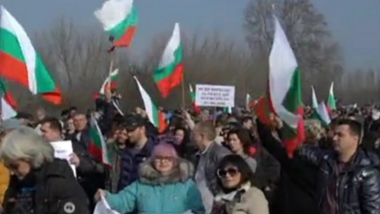 Протестиращи искат магистрала от София до Видин и тунел под Петрохан.