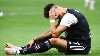 Тайната на "бебешкия" режим на Роналдо: Спи по шест пъти на ден свит на кълбо и винаги върху чисто нови чаршафи