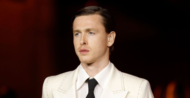 Харис Дикинсън, третото споменато име като потенциален Бонд.