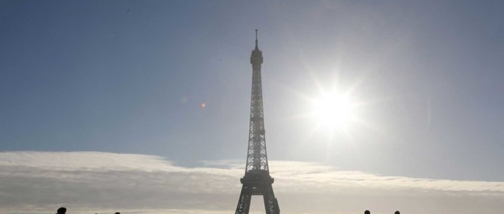 4. Айфеловата кула, Париж, Франция
Ето я най-после в класацията - така популярната Айфелова кула. Ще бъде страхотно допълнение към усмивката ви на снимките.