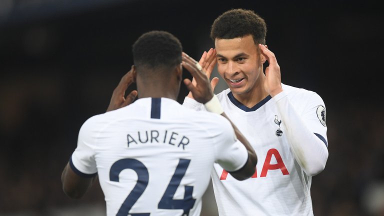 4. Харесва играчите, които има в момента и не иска селекция
Моуриньо е мениджърът, изхарчил най-много пари за селекция общо в досегашните си отбори - 1.4 млрд. паунда. Това беше сред основните теми във всички медии, когато стана ясно, че е назначен в Тотнъм от президента Даниел Леви, който не се слави с готовността си да харчи. Жозе обаче акцентира в пресконференцията на това, че е много доволен от сегашния състав и иска да работи с тези футболисти, а не да ги заменя с други.
"Не ми трябват играчи. Щастлив съм с тези, с които разполагам. Просто ми трябва време да ги разбера по-добре и да науча всичко за тях, защото винаги казвам, че познаваш истински един играч, когато поработиш с него. Естествено, толкова много пъти съм гледал тези футболисти и толкова много пъти съм играл срещу тях. Големият ми подарък е този състав, защото е много, много добър".