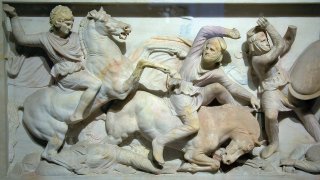1920px-Alexander_Sarcophagus_Battle_of_Issus