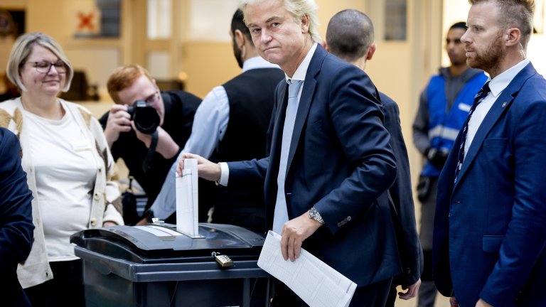 Партията му губи повече от 10 места в парламента