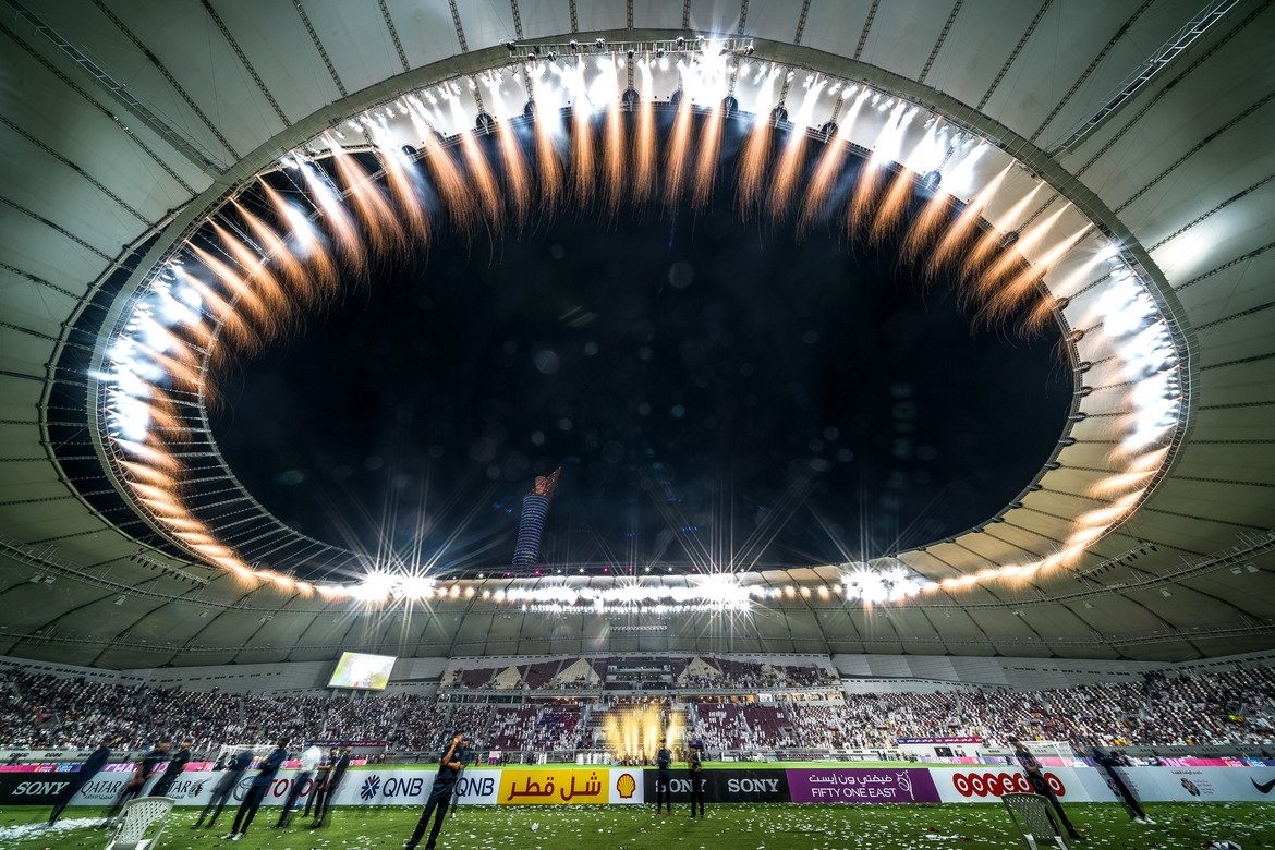 Първият стадион за Световното първенство през 2022 година в Катар вече е напълно готов.

