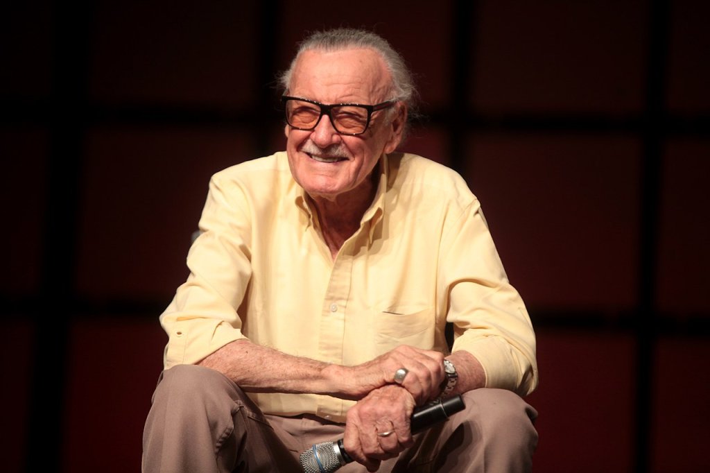 1280px-Stan_Lee_(14201944210)