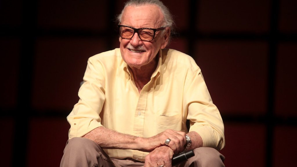 1280px-Stan_Lee_(14201944210)