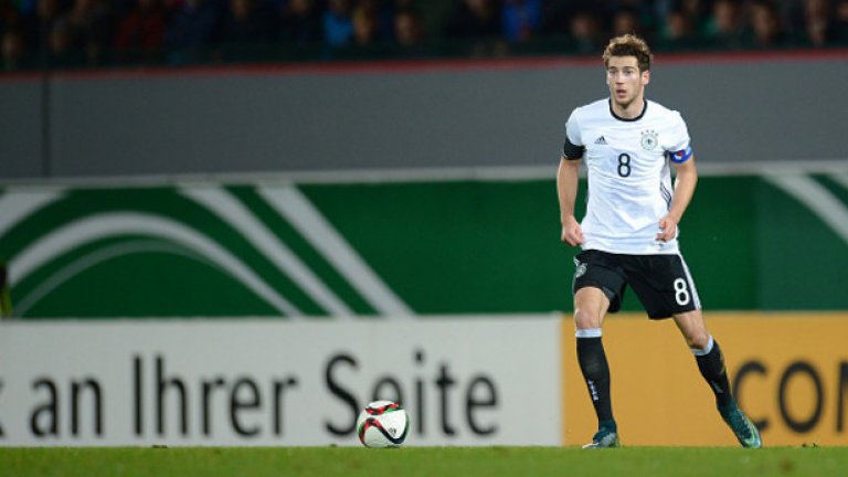 Леон Горецка, Германия (Шалке)
21-годишният полузащитник е един от най-даровитите млади футболисти в Бундеслигата. 
