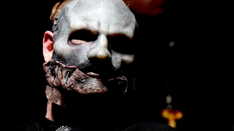 Верни на принципите си, с излизането на тазгодишния албум We Are Not Youр Kind те не само осигуриха на феновете нова музика, но и нова визия и някои наистина смущаващи нови маски.