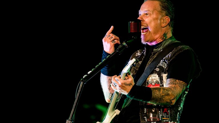 Когато велики банди в текстовете си изтъкват безсмислието на войната.