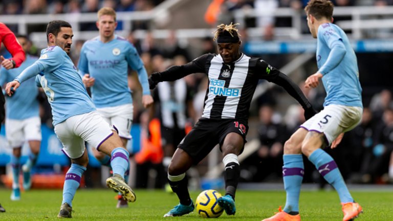 Алан Сен-Максимин и останалите в Нюкасъл вече не се здрависват.