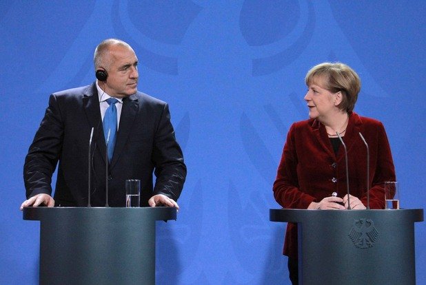 Меркел се обяви за продължаване на диалога с Русия