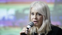 Андрияна Татарова е сключила договор с дружество, свързано със сина ѝ