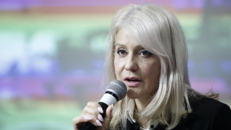 Андрияна Татарова е сключила договор с дружество, свързано със сина ѝ