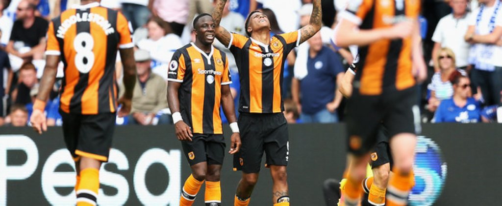 Хъл Сити - късата скамейка
Отписван отбор още преди началото на сезона, който стартира успешно с две победи. Следващите пет мача обаче донесоха един равен и четири загуби, а твърде малкото футболисти и поредицата от контузии може да се окажат решаващ фактор.
За Хъл няма лесни решения и здравата януарска селекция изглежда нещо задължително, за да имат някакъв шанс да запазят мястото си в Премиършип. Сегашните играчи, които полагат героични усилия, няма да се справят без подкрепление.