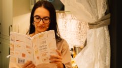 Книгата може да бъде закупена в Шведски магазин за храни ИКЕА София, както и в книжарниците