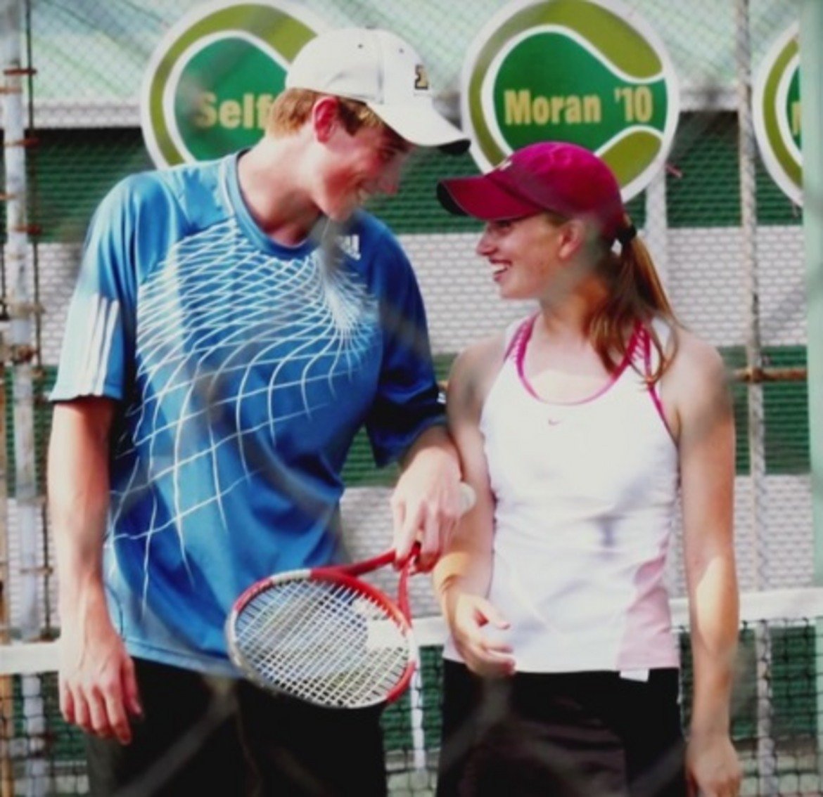 Сестра му се занимава с тенис и днес, но все още не го е побеждавала. Двамата са играли на двойки дълго време като деца, но истинската му страст е сингъла.