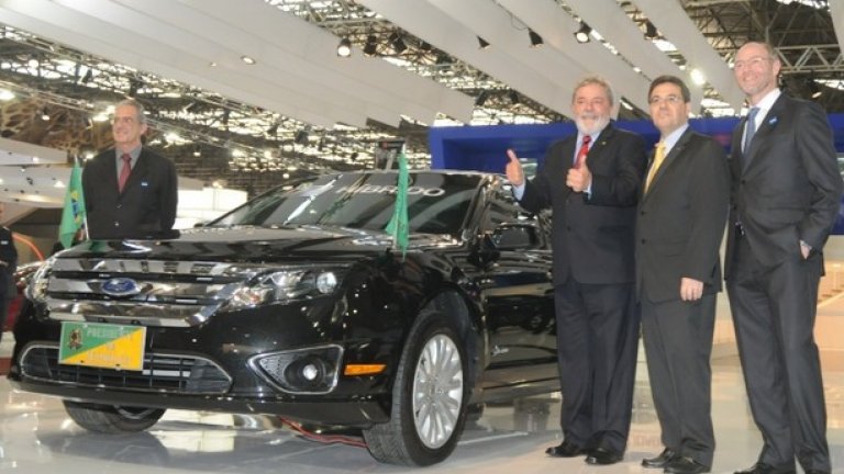 През февруари 2012-та бразилското правителство купува 12 сглобени в Канада модела Ford Edge, десет от които са бронирани