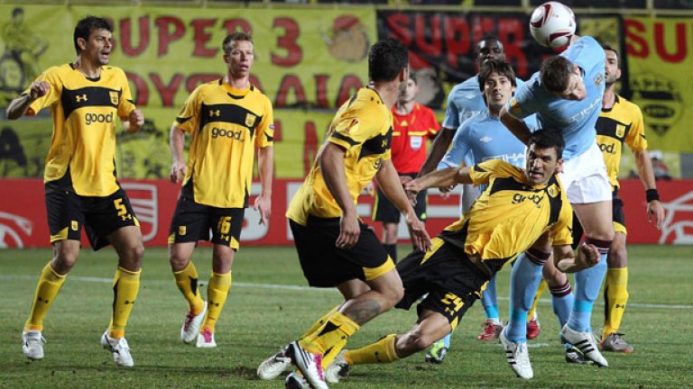 Арис и Манчестър Сити превърнаха мача помежду си в битка, което бе за сметка на качеството