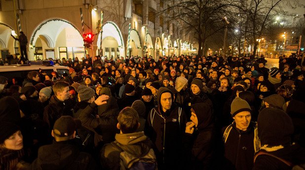 18 000 души на протест срещу исляма в Германия