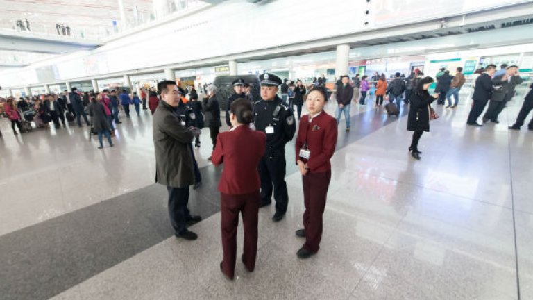 Самолетът от Малайзия може да се е "върнал обратно"