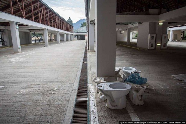 Скоро неразопакованата тоалетна чиния ще се превърне в символа на Сочи
