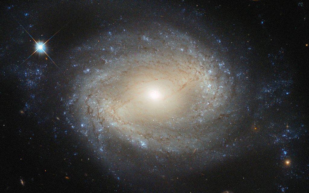 NGC 4639 е красив пример за галактика във вид на спирала. Тя се намира на повече от 70 милиона светлинни години в съзвездието Дева.

